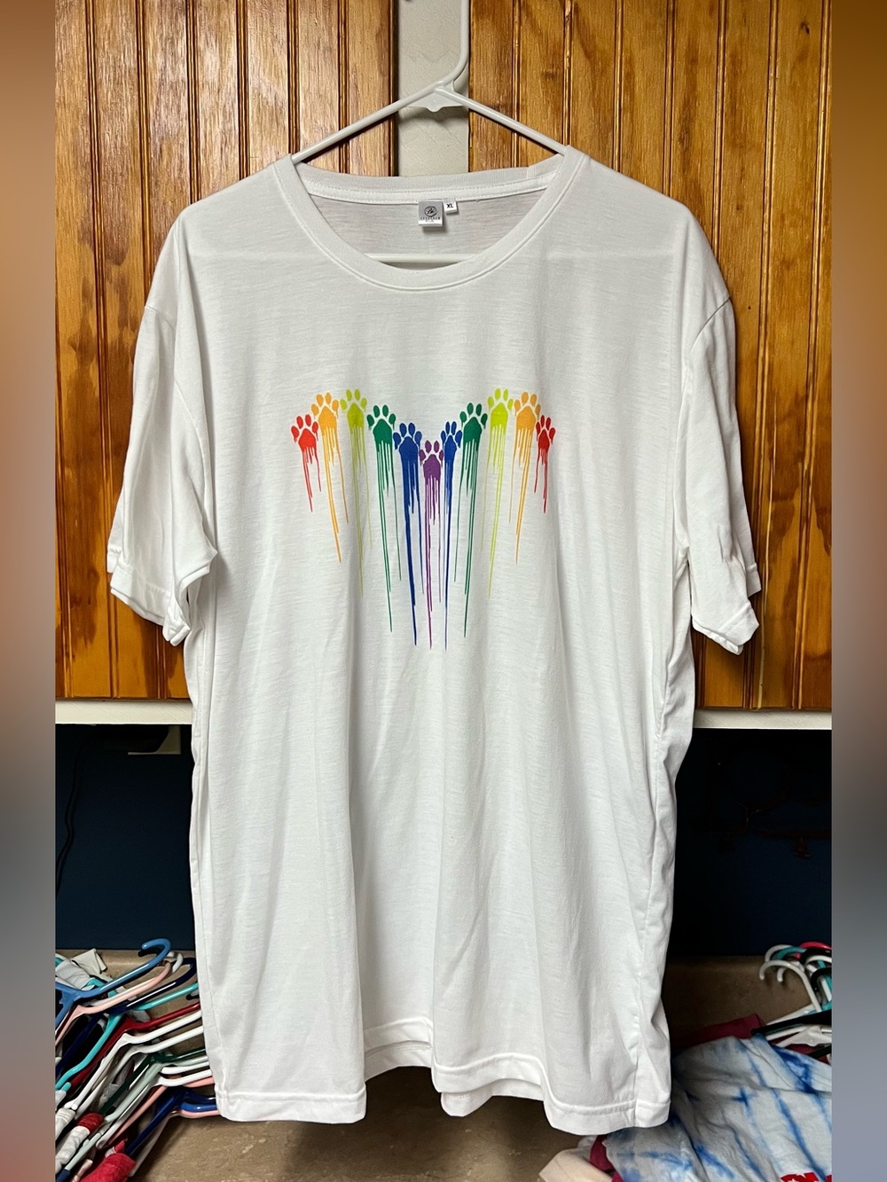White Short-Sleeve Graphic T-Shirt with Rainbow Paw Print size XL